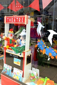 Punch and Judy - Cots n Togs