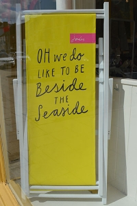 I do like to be beside the seaside - Joules